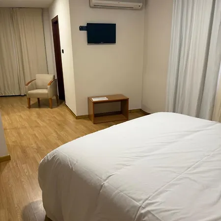 Chg Leyton Hotel